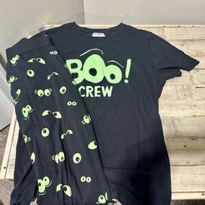 ❤️Old Navy Glow In The Dark Boo Crew Pajama Set-M